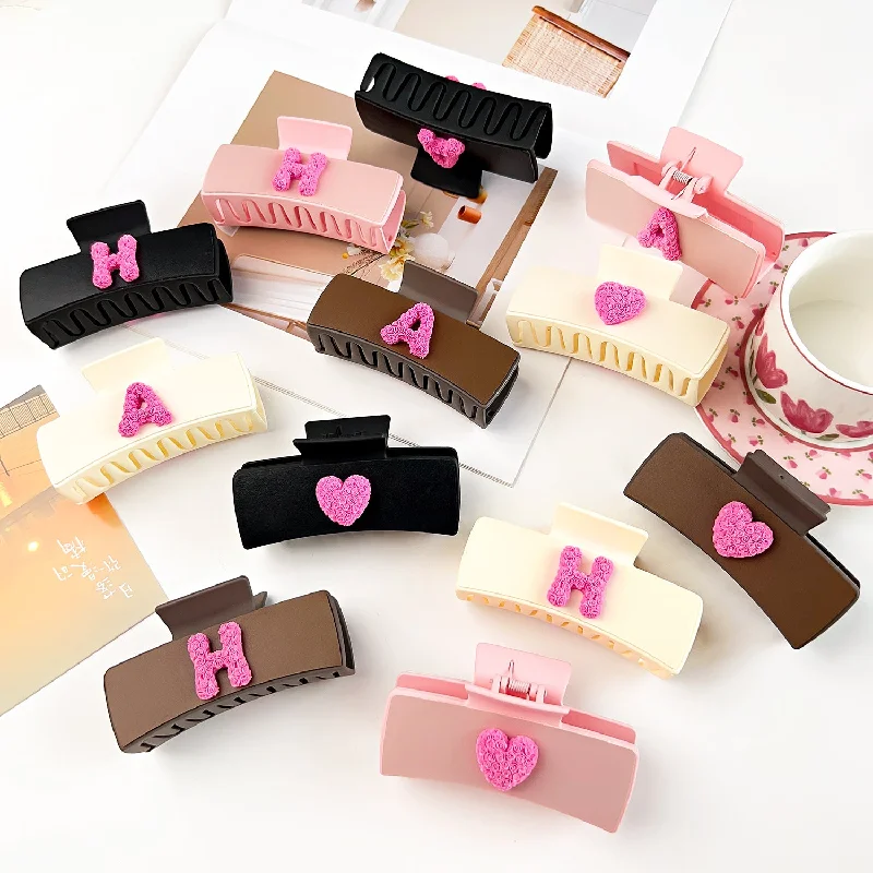 Wholesale Large Patch Heart Letter Clip