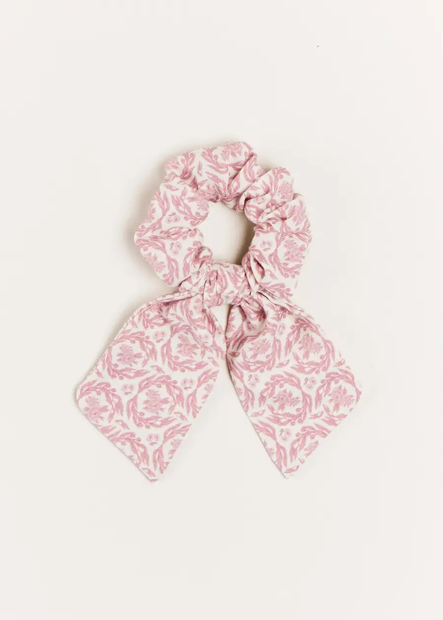 Laurel Floral Scrunchie in Pink