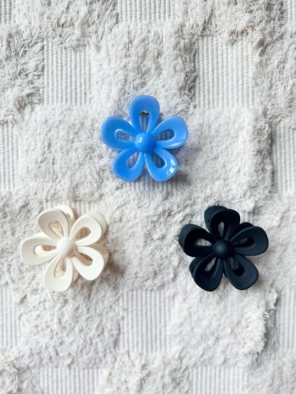 Flower Cutout Claw Clip